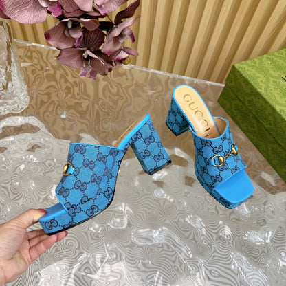 GUCCI HORSEBIT SLIDE SANDAL IN AZURE BLUE MONOGRAM CANVAS AND SHEEPSKIN LINING