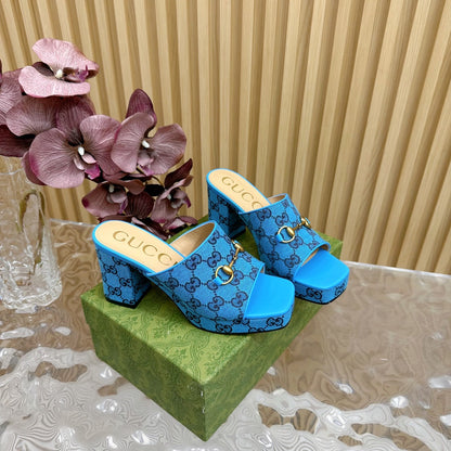 GUCCI HORSEBIT SLIDE SANDAL IN AZURE BLUE MONOGRAM CANVAS AND SHEEPSKIN LINING
