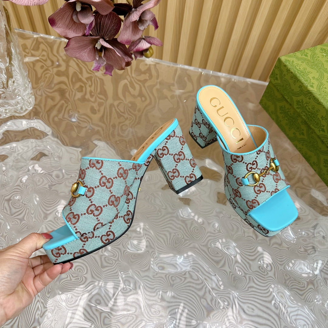 GUCCI HORSEBIT SLIDE SANDAL IN SKY BLUE MONOGRAM CANVAS AND SHEEPSKIN LINING