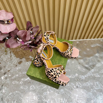 GUCCI HORSEBIT HIGH-HEEL SANDAL WITH LEOPARD PRINT IN LIGHT PINK VELVET AND CALFSKIN LINING