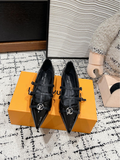 LOUIS VUITTON POINTED FLAT SHOES IN BLACK CALFSKIN