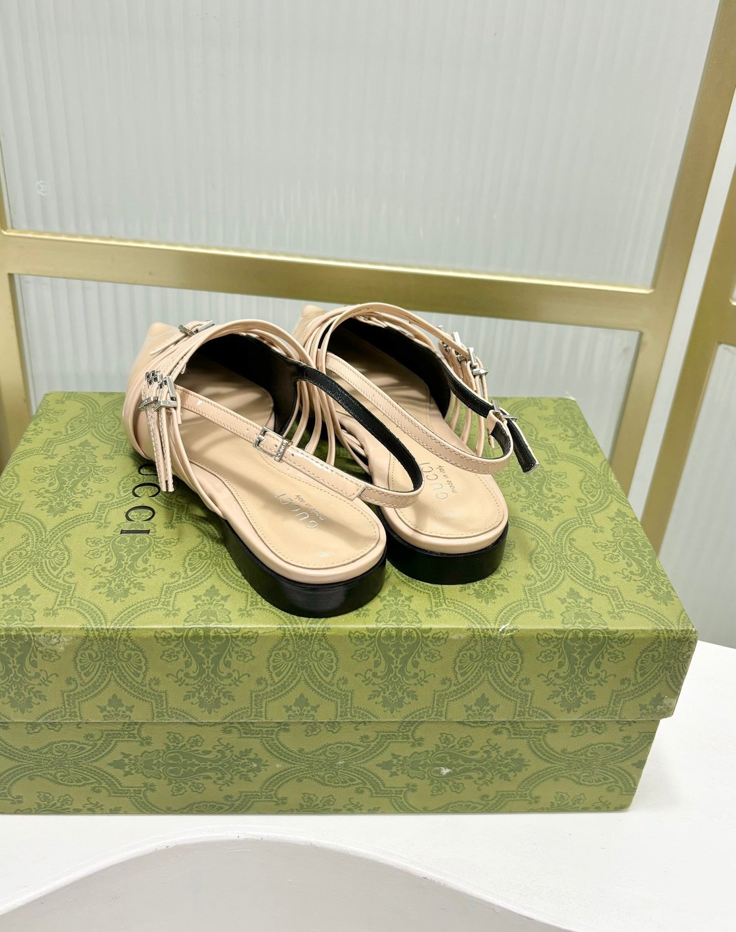 GUCCI STRAPPY FLAT SLINGBACK IN BEIGE CREAM GLOSSY CALFSKIN