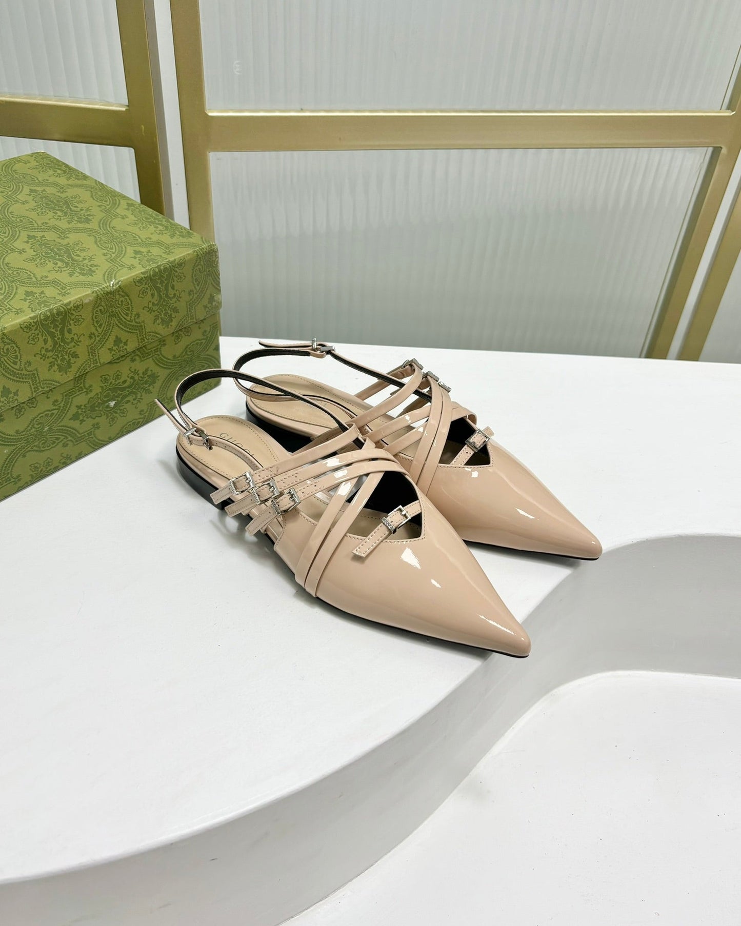 GUCCI STRAPPY FLAT SLINGBACK IN BEIGE CREAM GLOSSY CALFSKIN