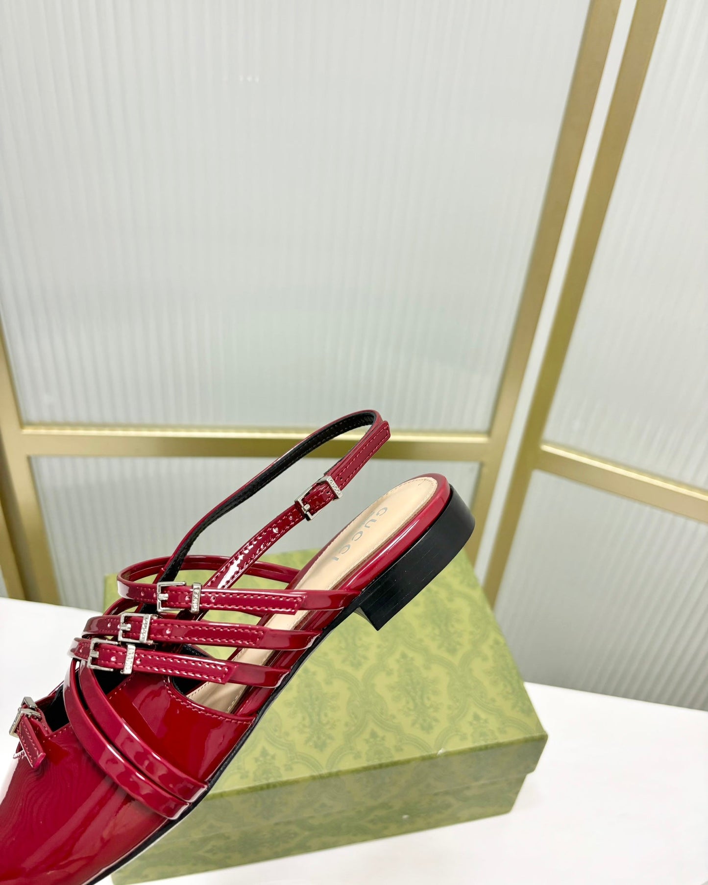 GUCCI STRAPPY FLAT SLINGBACK IN SCARLET RED GLOSSY CALFSKIN