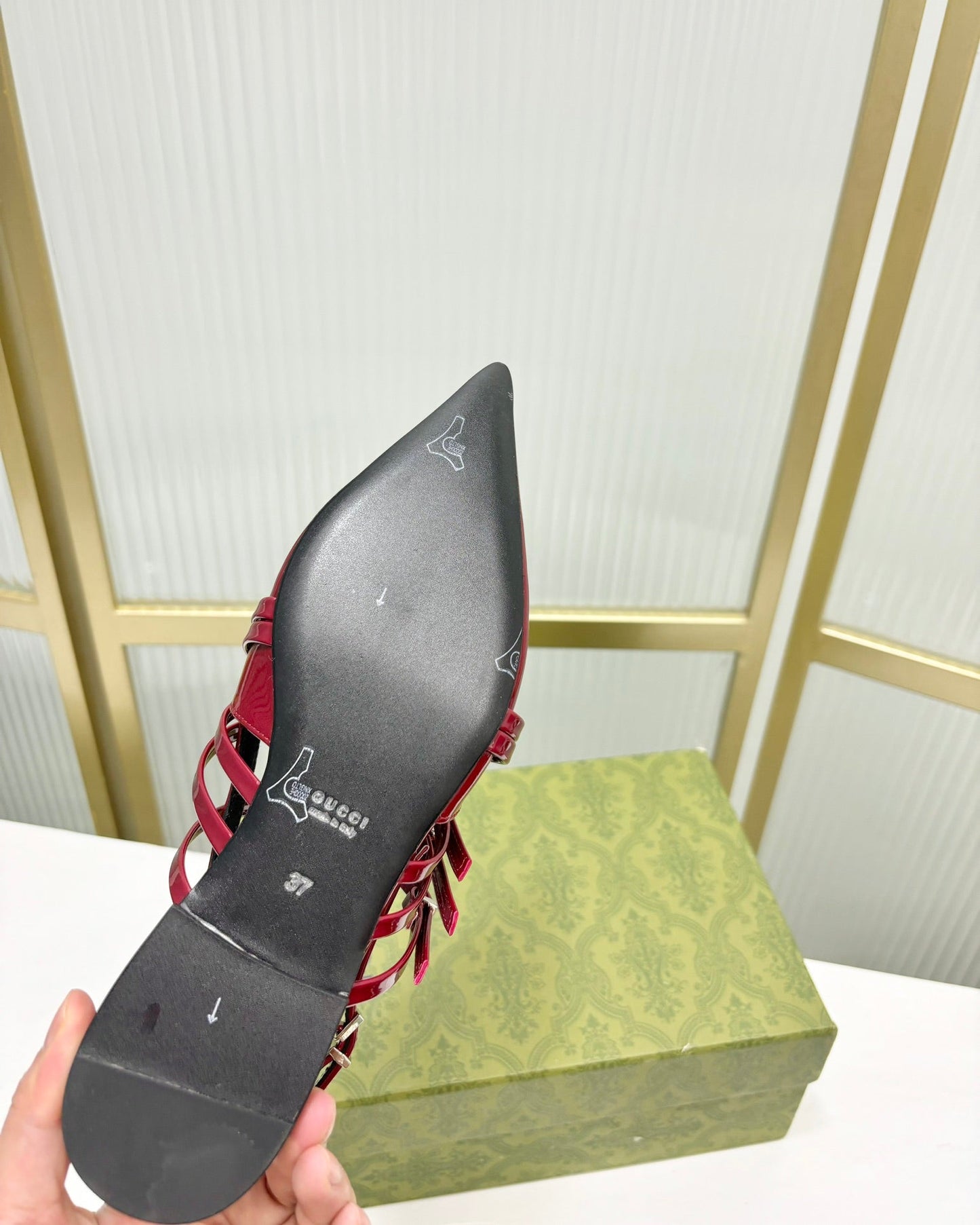 GUCCI STRAPPY FLAT SLINGBACK IN SCARLET RED GLOSSY CALFSKIN