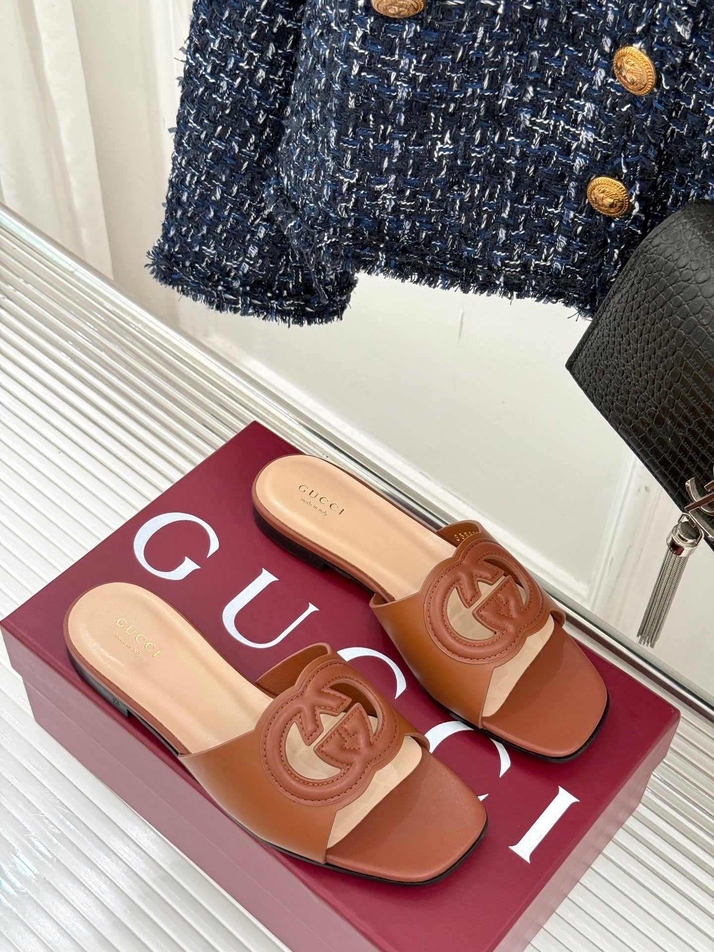 GUCCI SLIDE SANDALS IN BROWN CALFSKIN