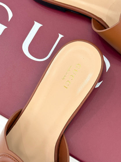 GUCCI SLIDE SANDALS IN BROWN CALFSKIN