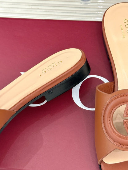 GUCCI SLIDE SANDALS IN BROWN CALFSKIN