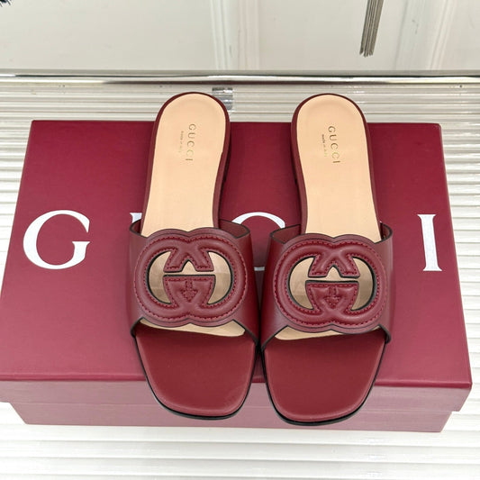 GUCCI SLIDE SANDALS IN RED CALFSKIN