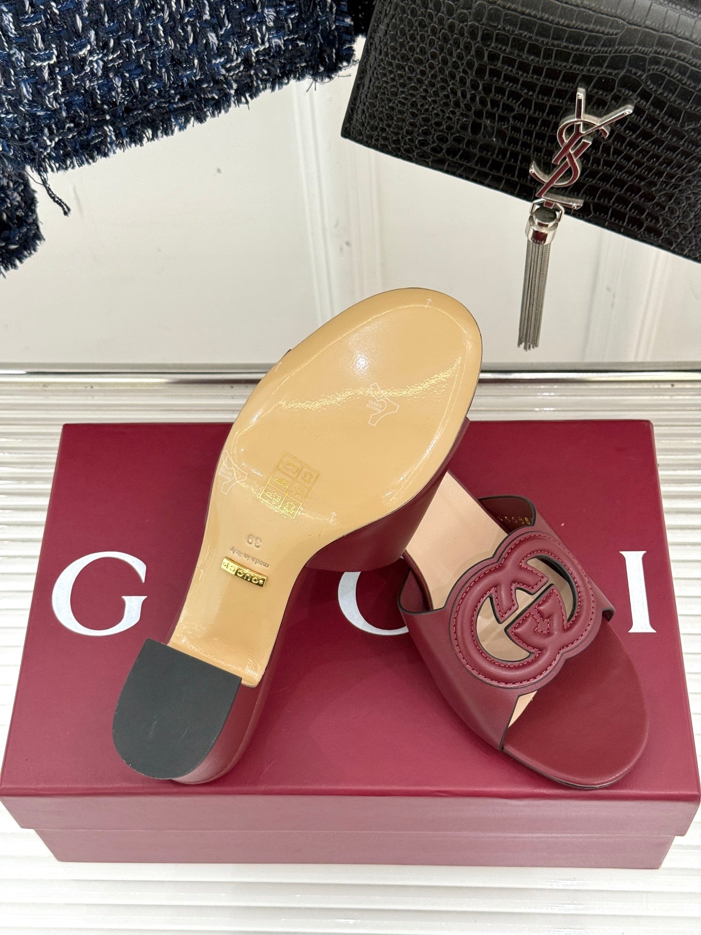 GUCCI MID-HEEL MULE IN RED CALFSKIN