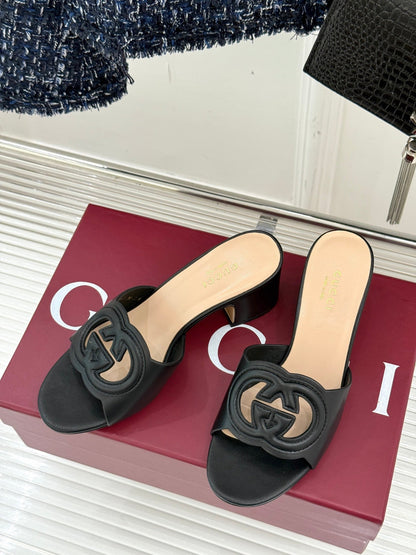 GUCCI MID-HEEL MULE IN BLACK CALFSKIN
