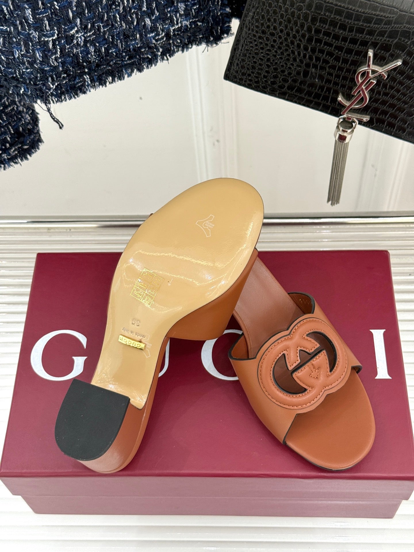 GUCCI MID-HEEL MULE IN RUST BROWN CALFSKIN