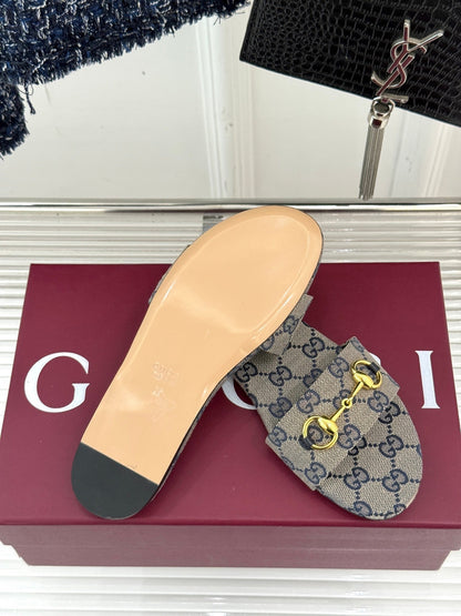 GUCCI SLIDE SANDALS IN WARM BEIGE FABRIC EMBOSSED LOGO