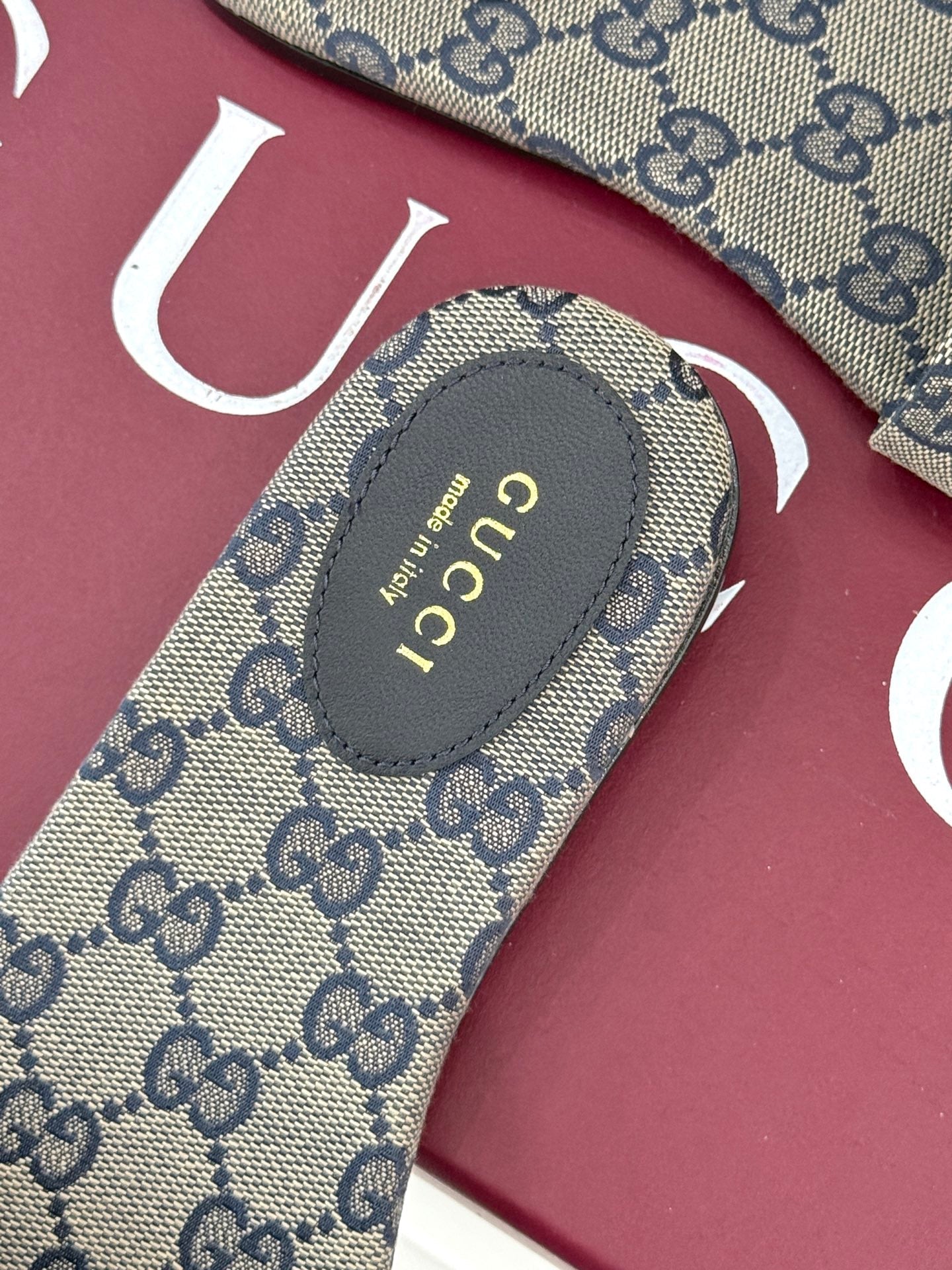 GUCCI SLIDE SANDALS IN WARM BEIGE FABRIC EMBOSSED LOGO