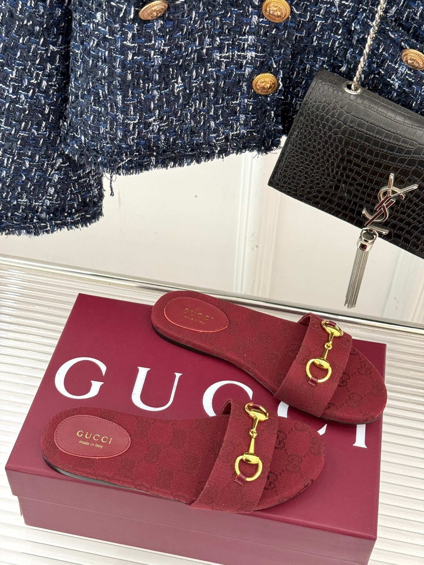 GUCCI SLIDE SANDALS IN RED FABRIC EMBOSSED LOGO