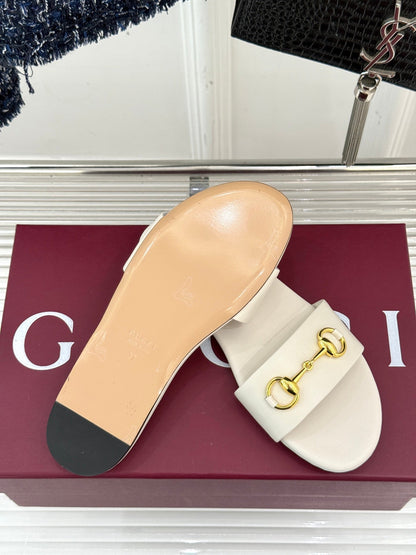 GUCCI SLIDE SANDALS IN WHITE CALFSKIN WITH GOLD HARDWARE