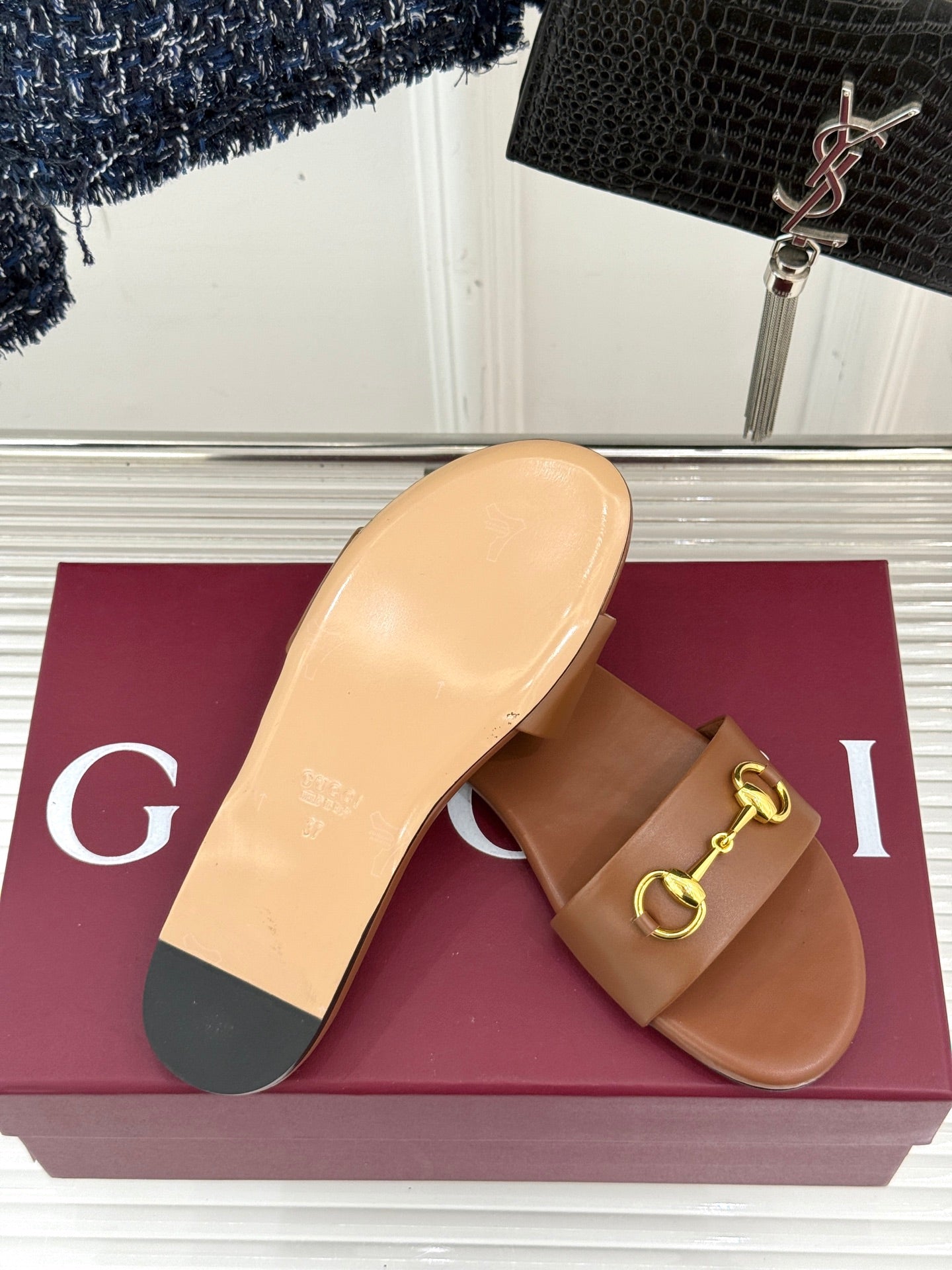 GUCCI SLIDE SANDALS IN BROWN CALFSKIN WITH GOLD HARDWARE