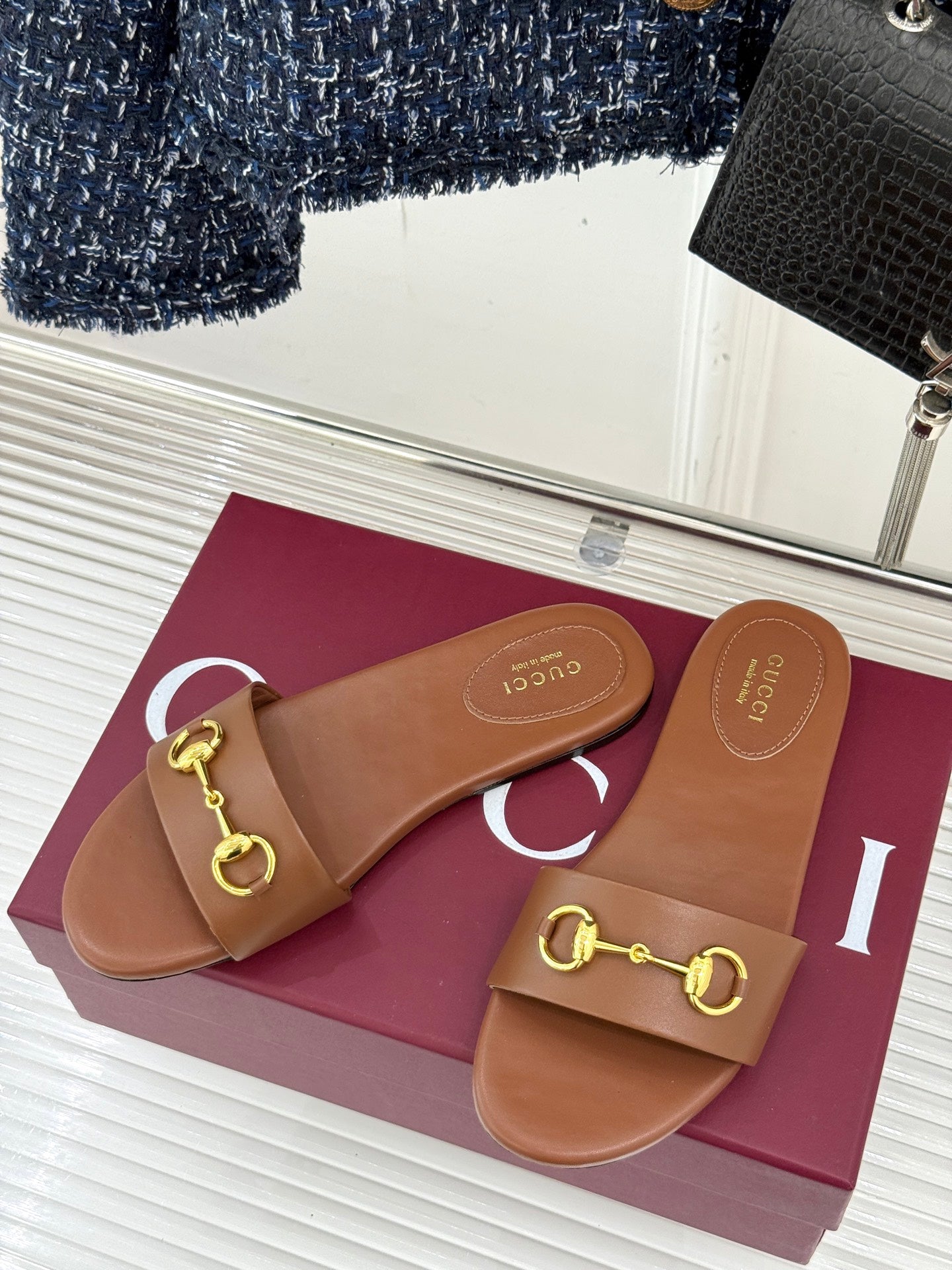 GUCCI SLIDE SANDALS IN BROWN CALFSKIN WITH GOLD HARDWARE