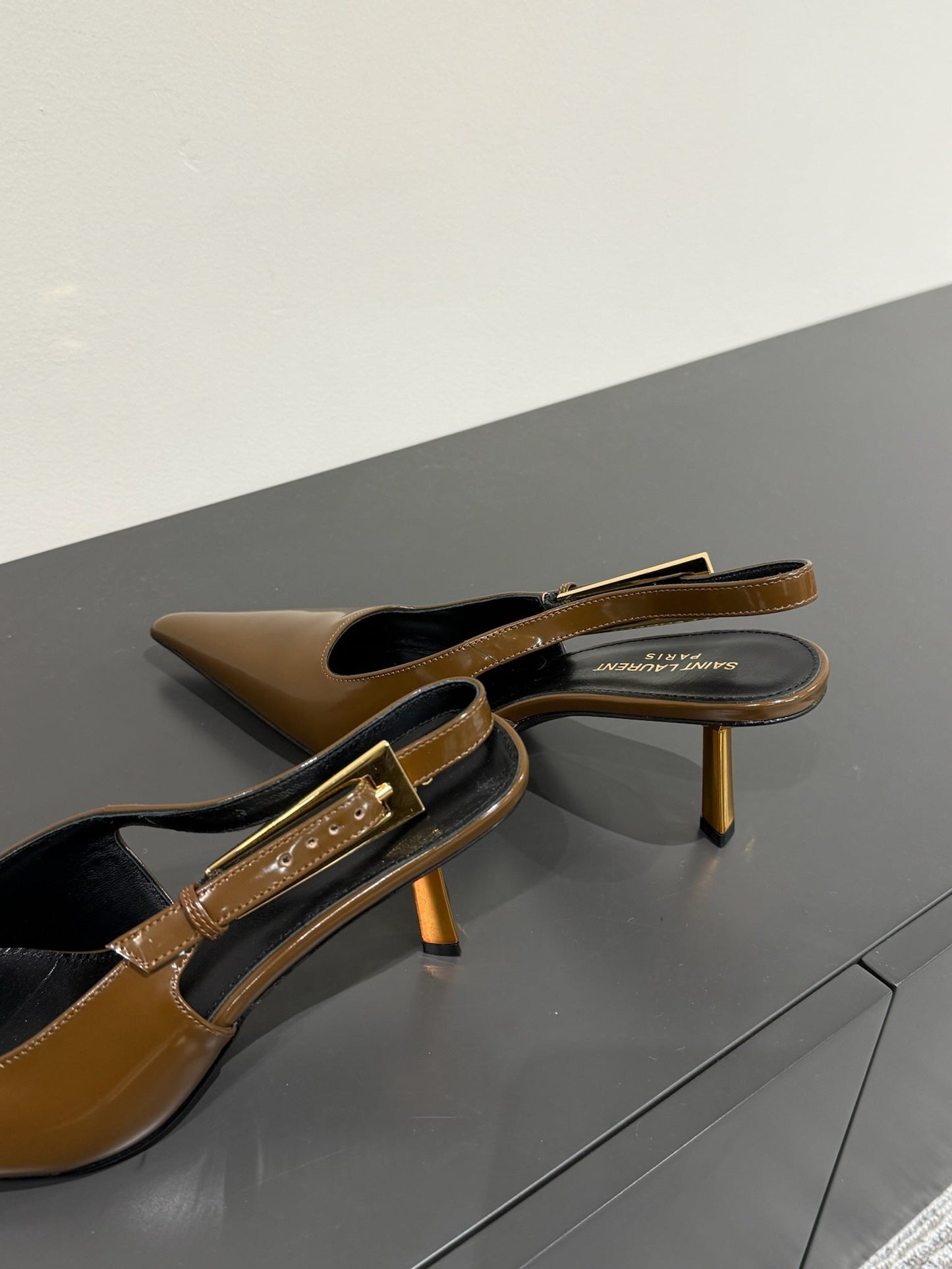 LOUIS VUITTON LEE SLINGBACK PUMPS 75 MM IN COFFEE BROWN PATENT CALFSKIN