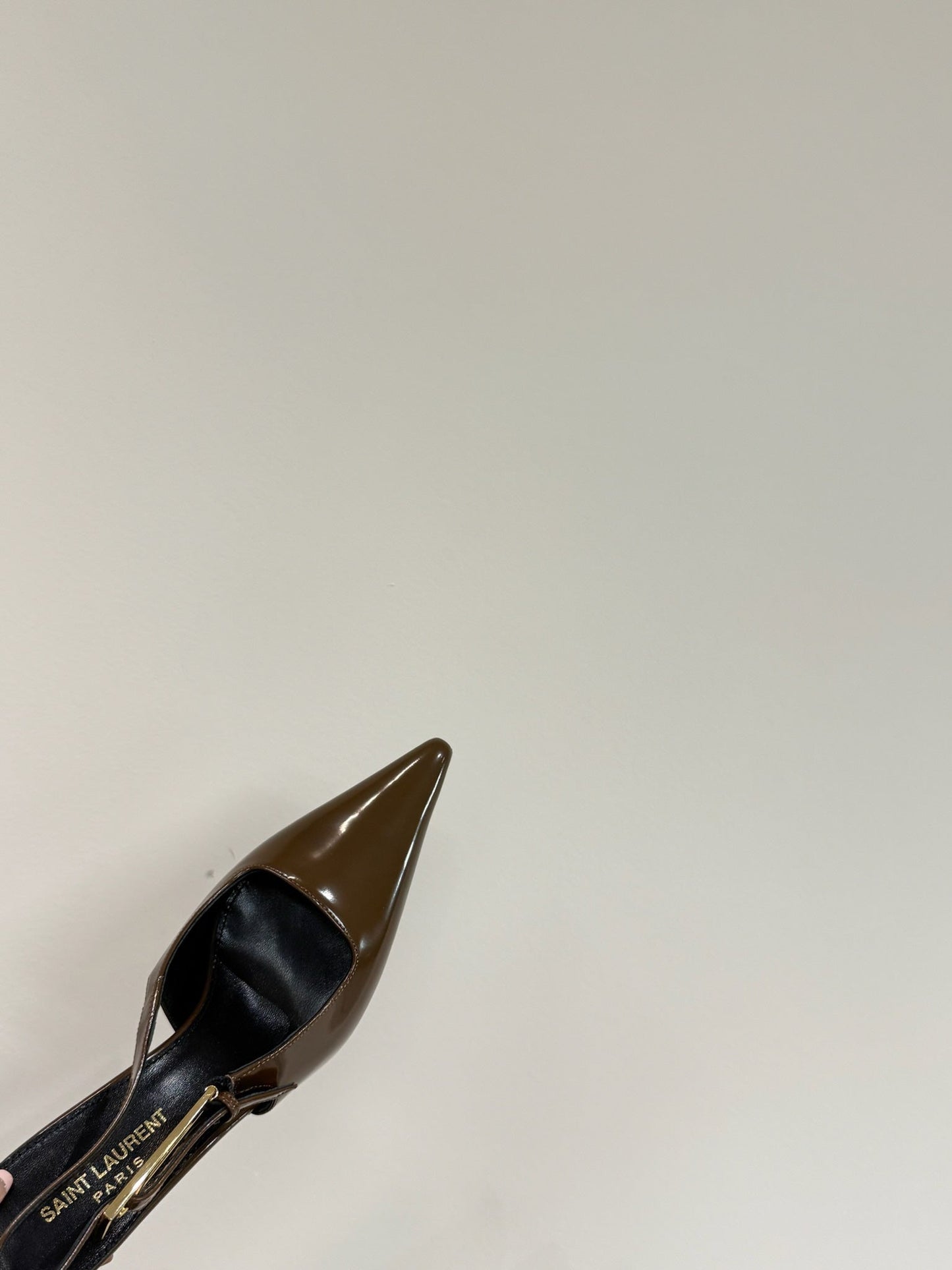 LOUIS VUITTON LEE SLINGBACK PUMPS 75 MM IN COFFEE BROWN PATENT CALFSKIN