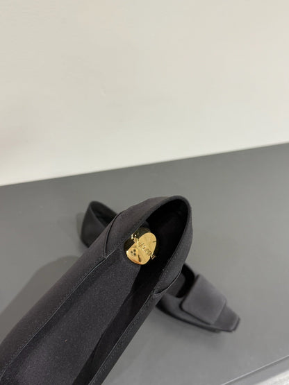 LOUIS VUITTON BALLERINA FLATS IN BLACK SATIN