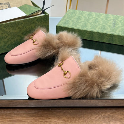 GUCCI HORSEBIT MULE IN LIGHT PINK CALFSKIN AND LAMB WOOL LINING