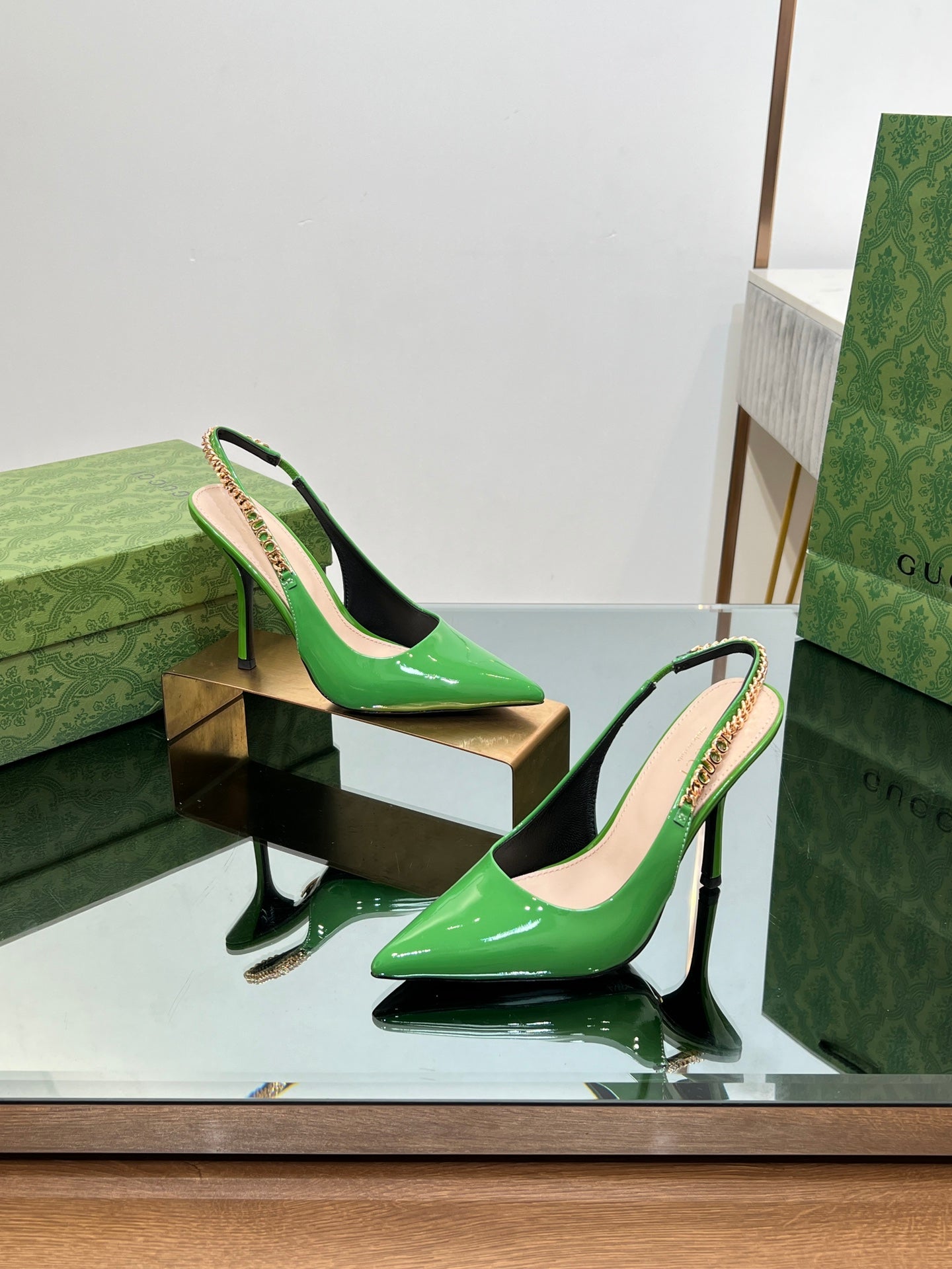 GUCCI SIGNORIA SLINGBACK PUMP GREEN LAMBSKIN