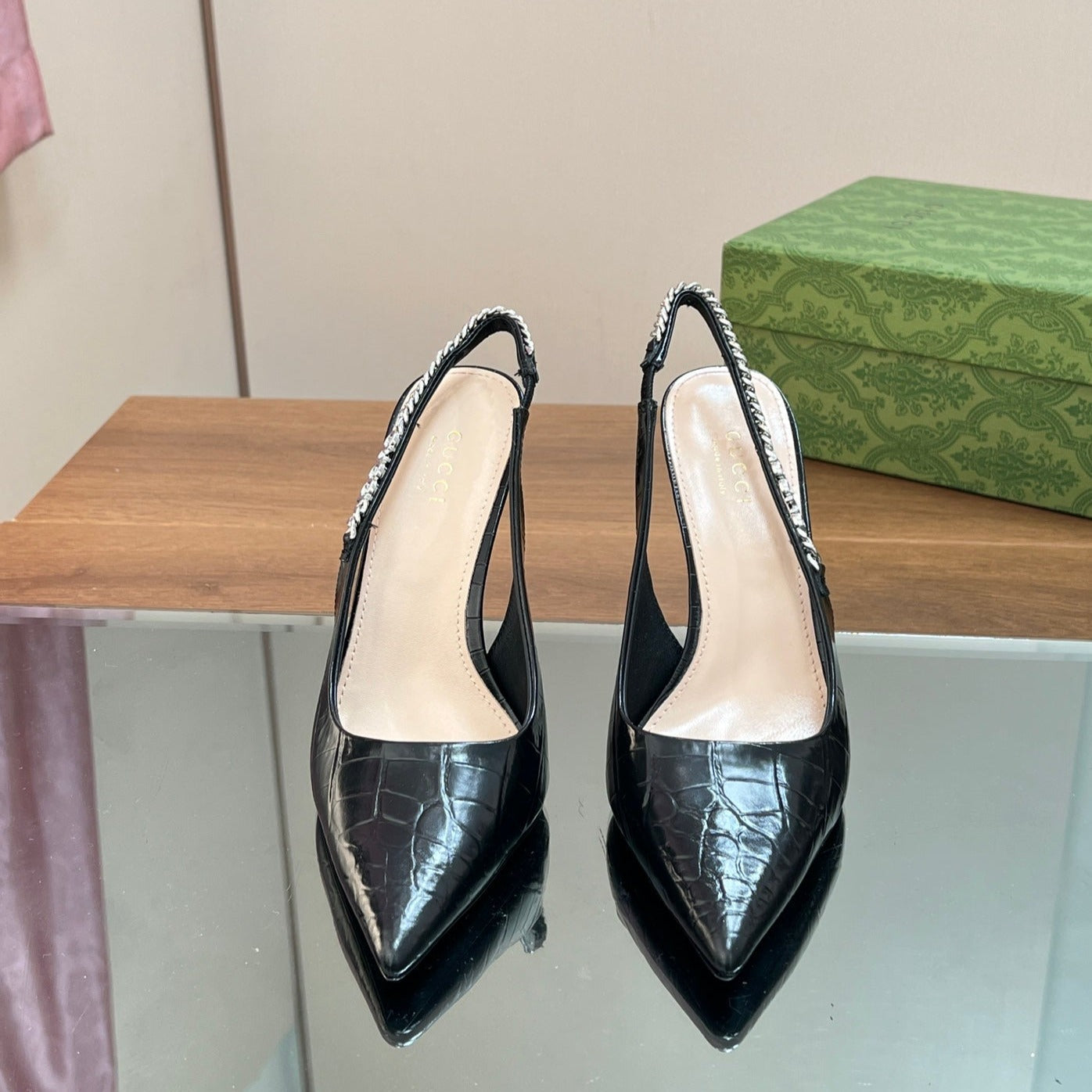 GUCCI SIGNORIA SLINGBACK PUMP BLACK CALFSKIN