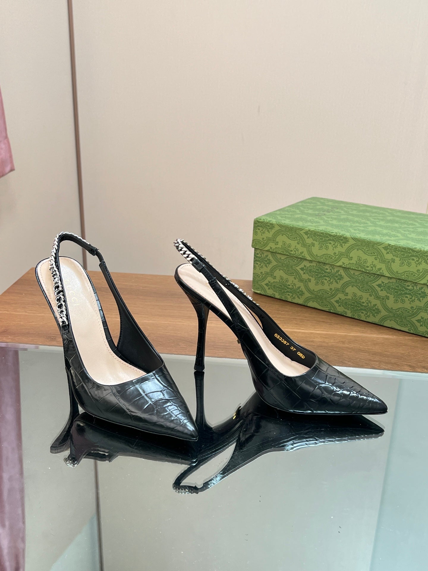 GUCCI SIGNORIA SLINGBACK PUMP BLACK CALFSKIN