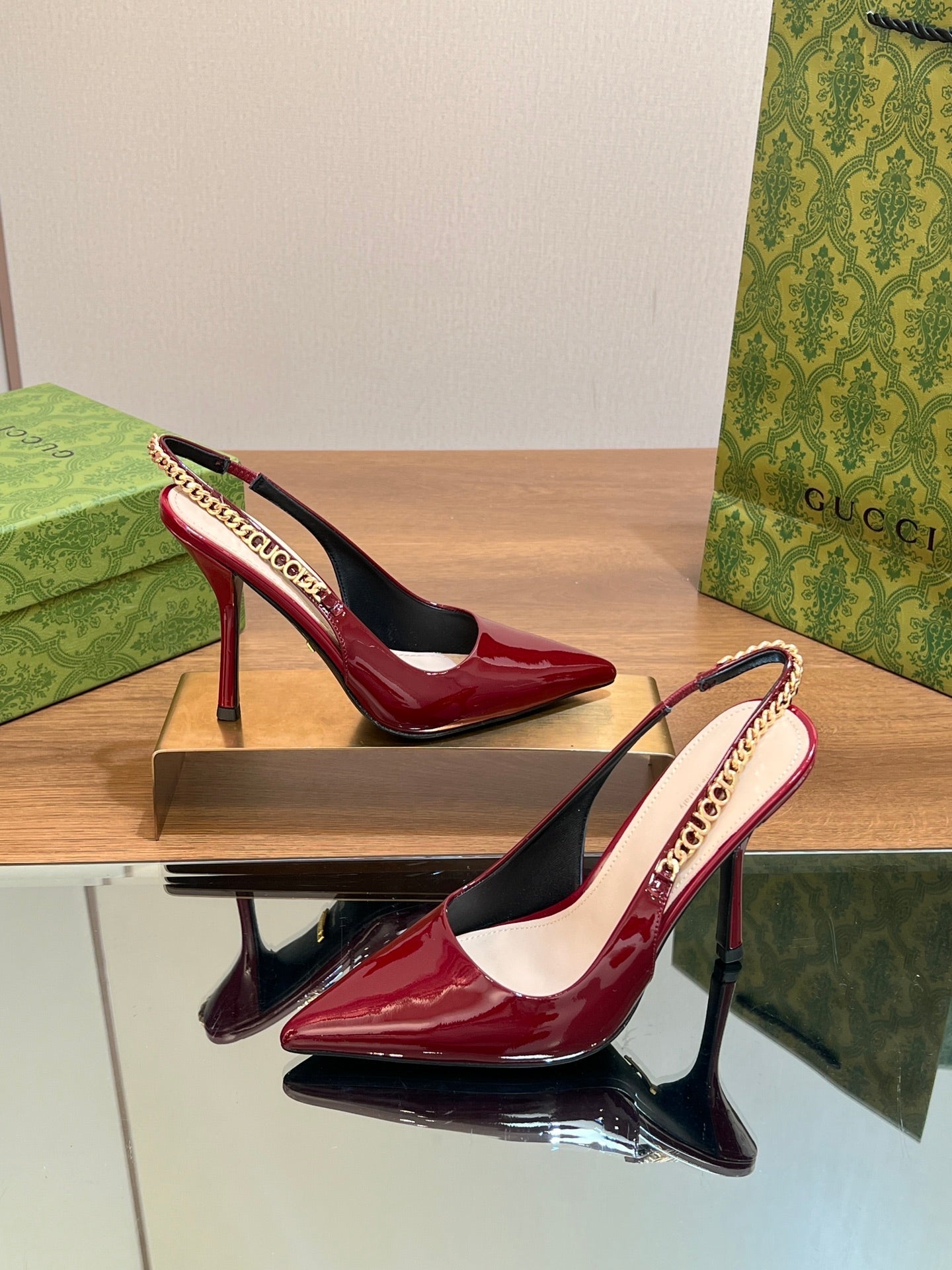 GUCCI SIGNORIA SLINGBACK PUMP BLOOD LAMBSKIN