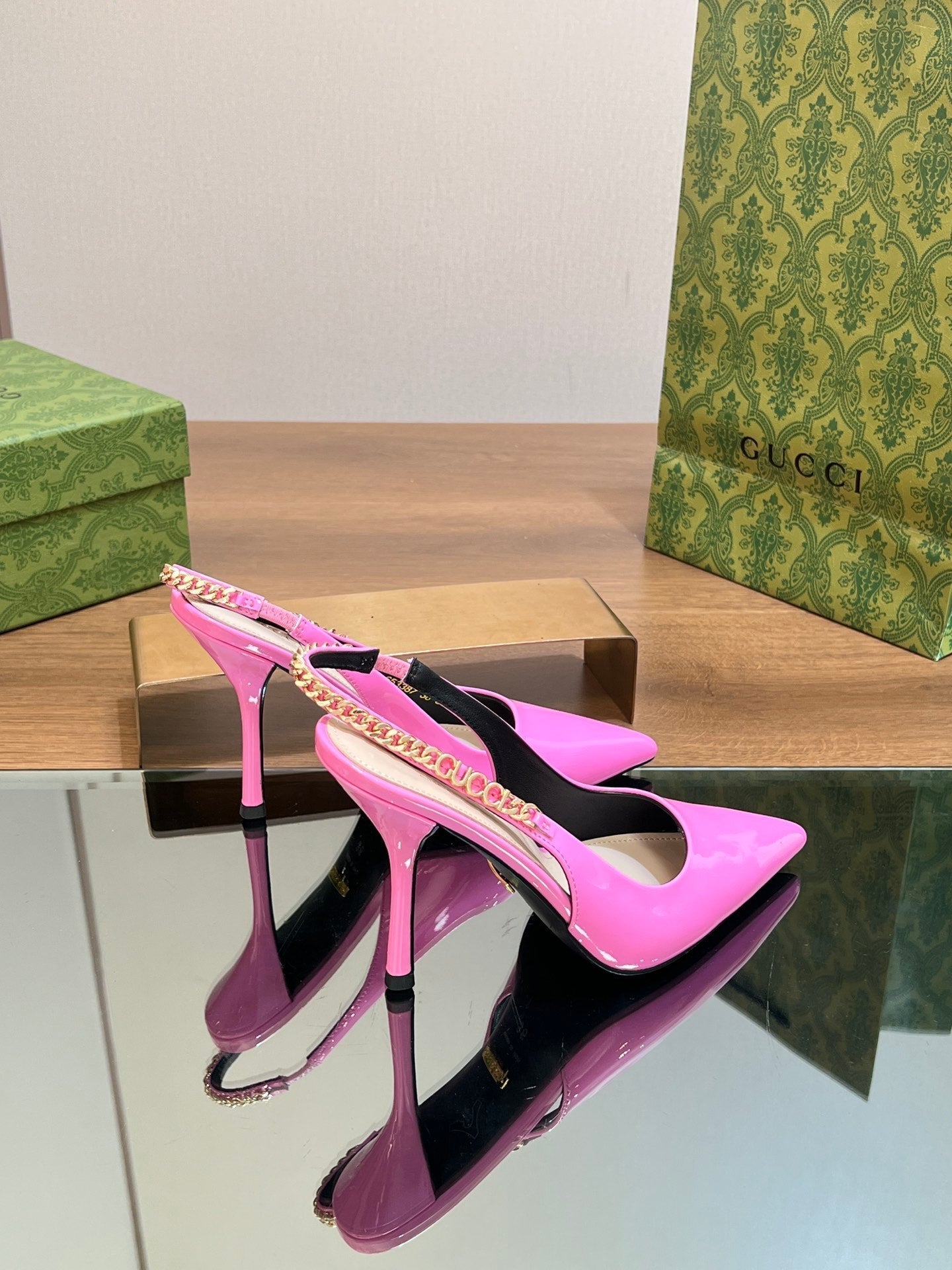 GUCCI SIGNORIA SLINGBACK PUMP BRIGHT PINK LAMBSKIN