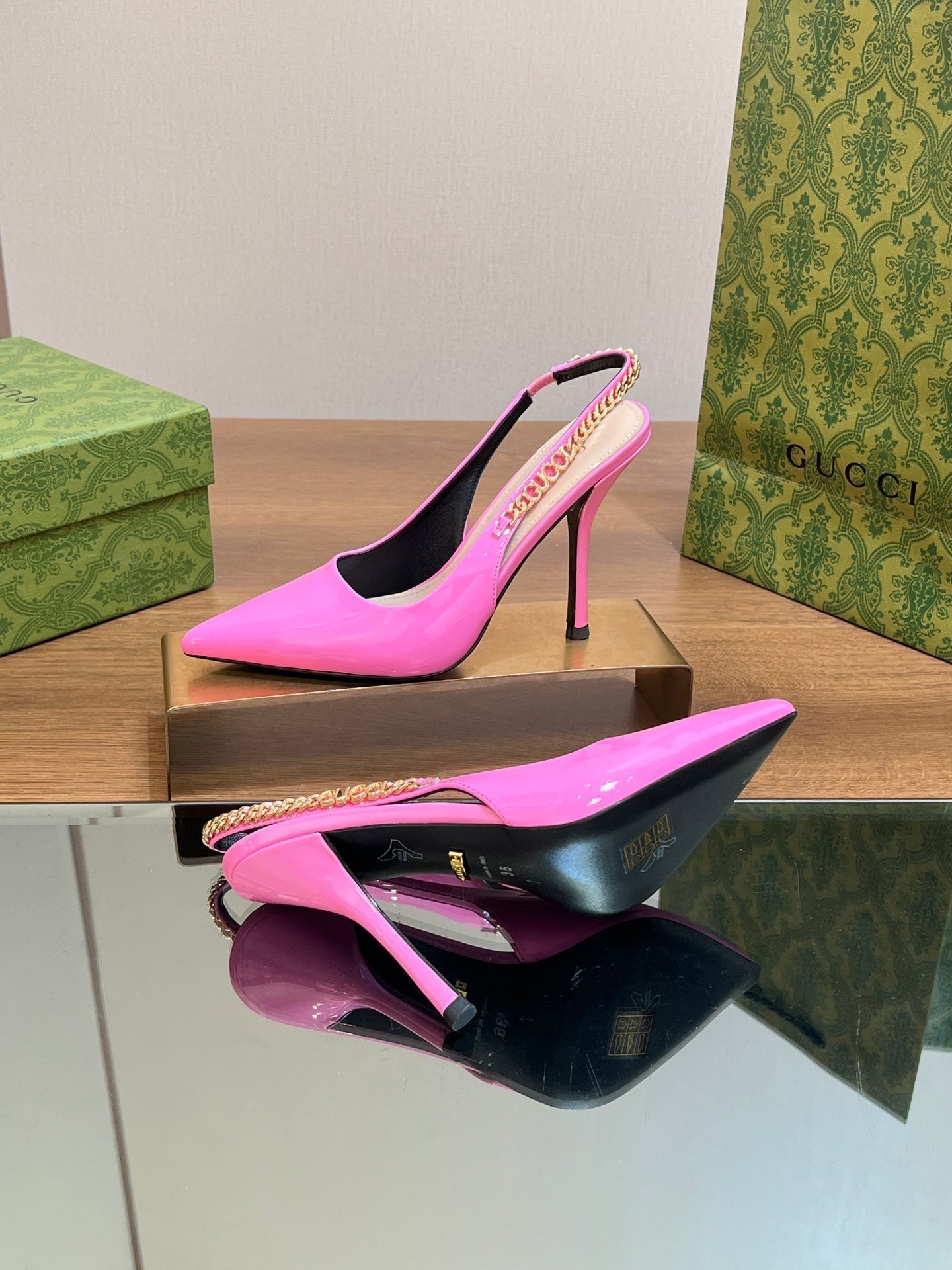GUCCI SIGNORIA SLINGBACK PUMP BRIGHT PINK LAMBSKIN