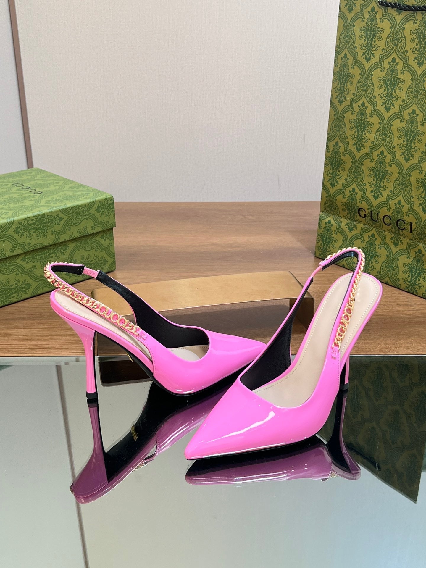 GUCCI SIGNORIA SLINGBACK PUMP BRIGHT PINK LAMBSKIN