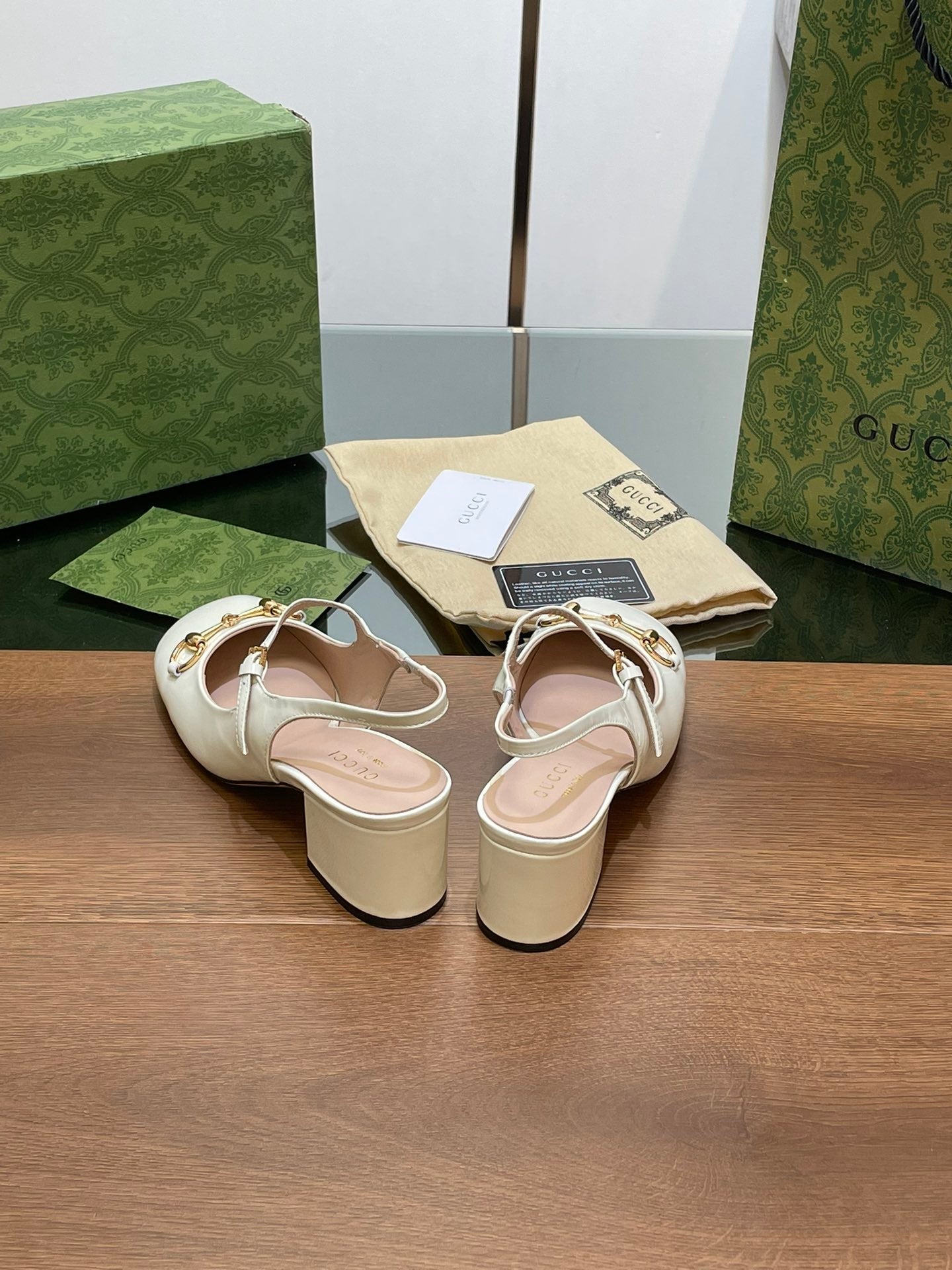 GUCCI HORSEBIT PUMP WHITE GLOSSY LAMBSKIN