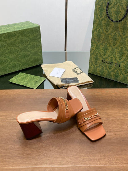 GUCCI SIGNORIA SLIDE SANDAL CARAMEL DENIM