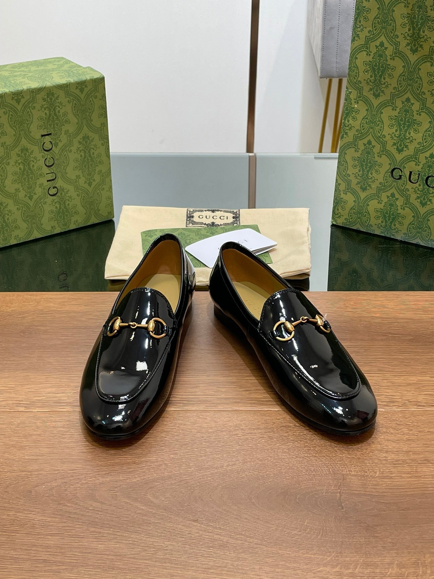 GUCCI JORDAAN LOAFER GLOSSY BLACK LAMBSKIN