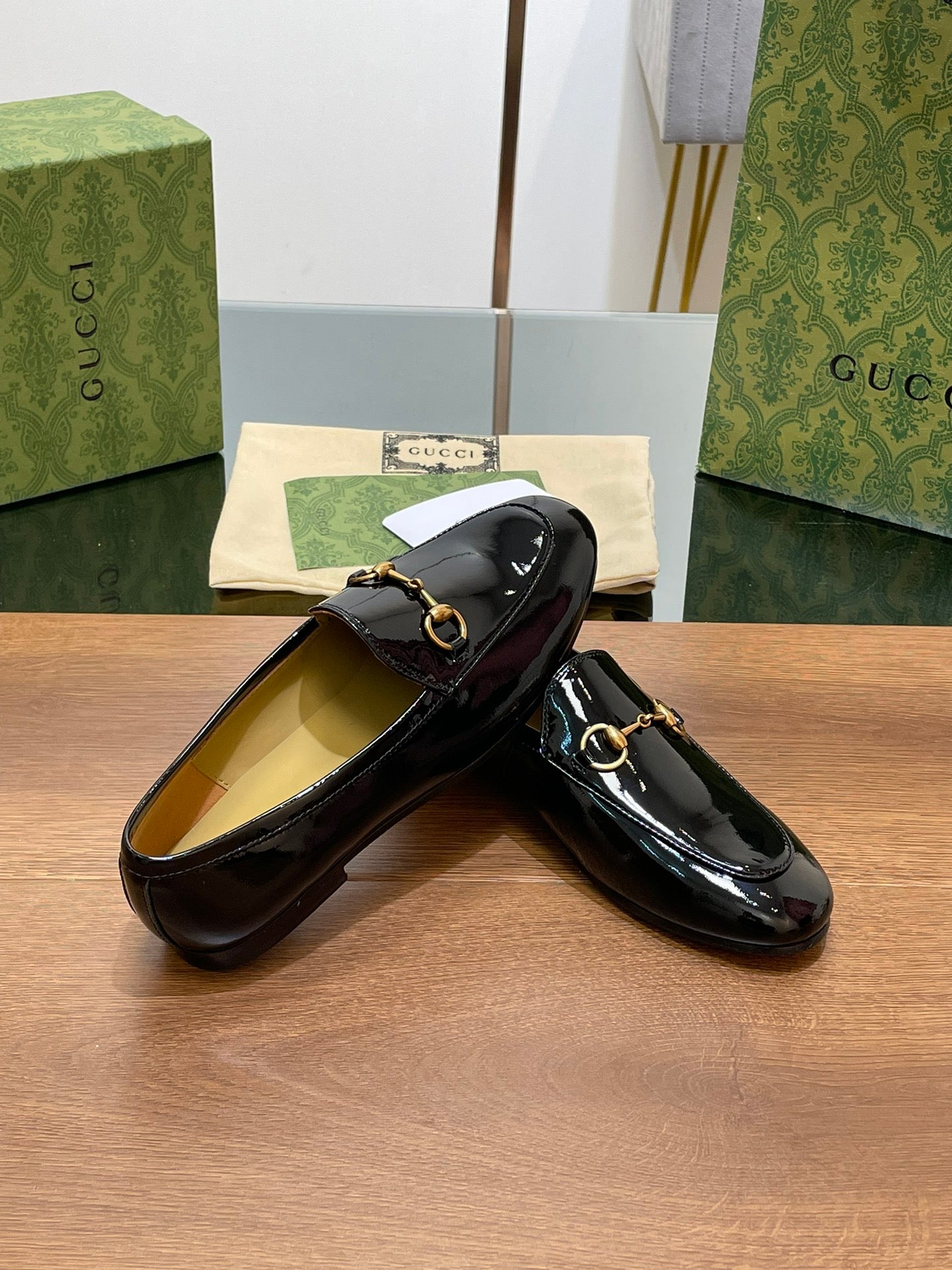 GUCCI JORDAAN LOAFER GLOSSY BLACK LAMBSKIN