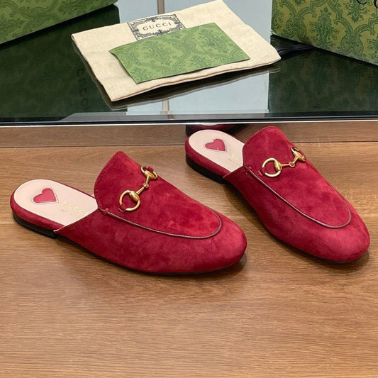 GUCCI HORSEBIT MULE IN CHERRY RED SUEDE WITH GOLD HARDWARE