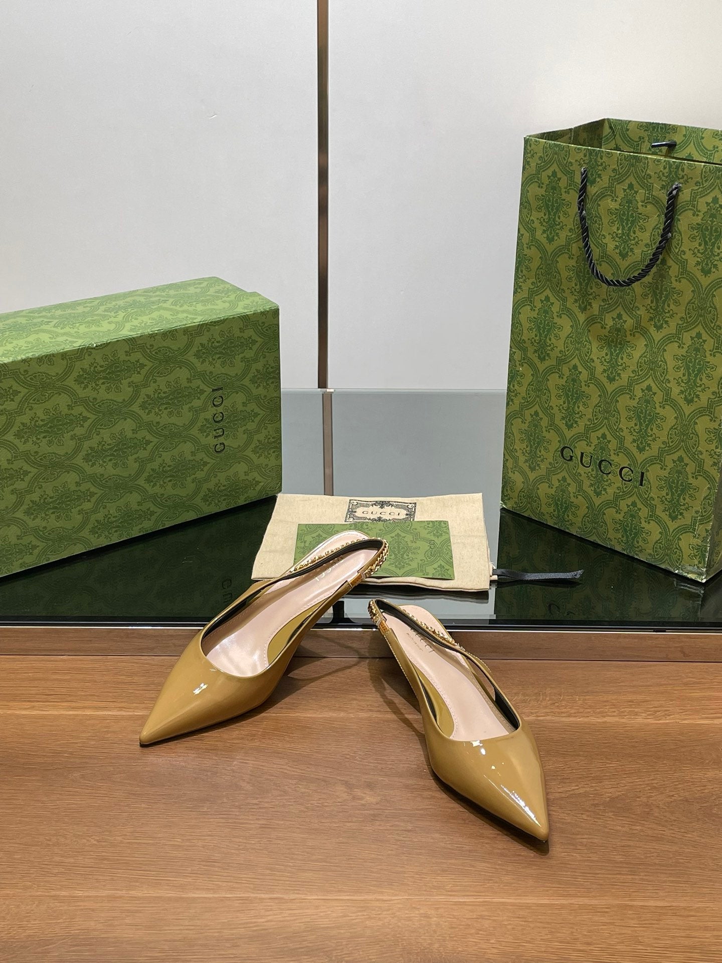 GUCCI HIGH SLINGBACK 4.5 CM IN DIJON YELLOW GLOSSY CALFSKIN WITH GOLD HARDWARE