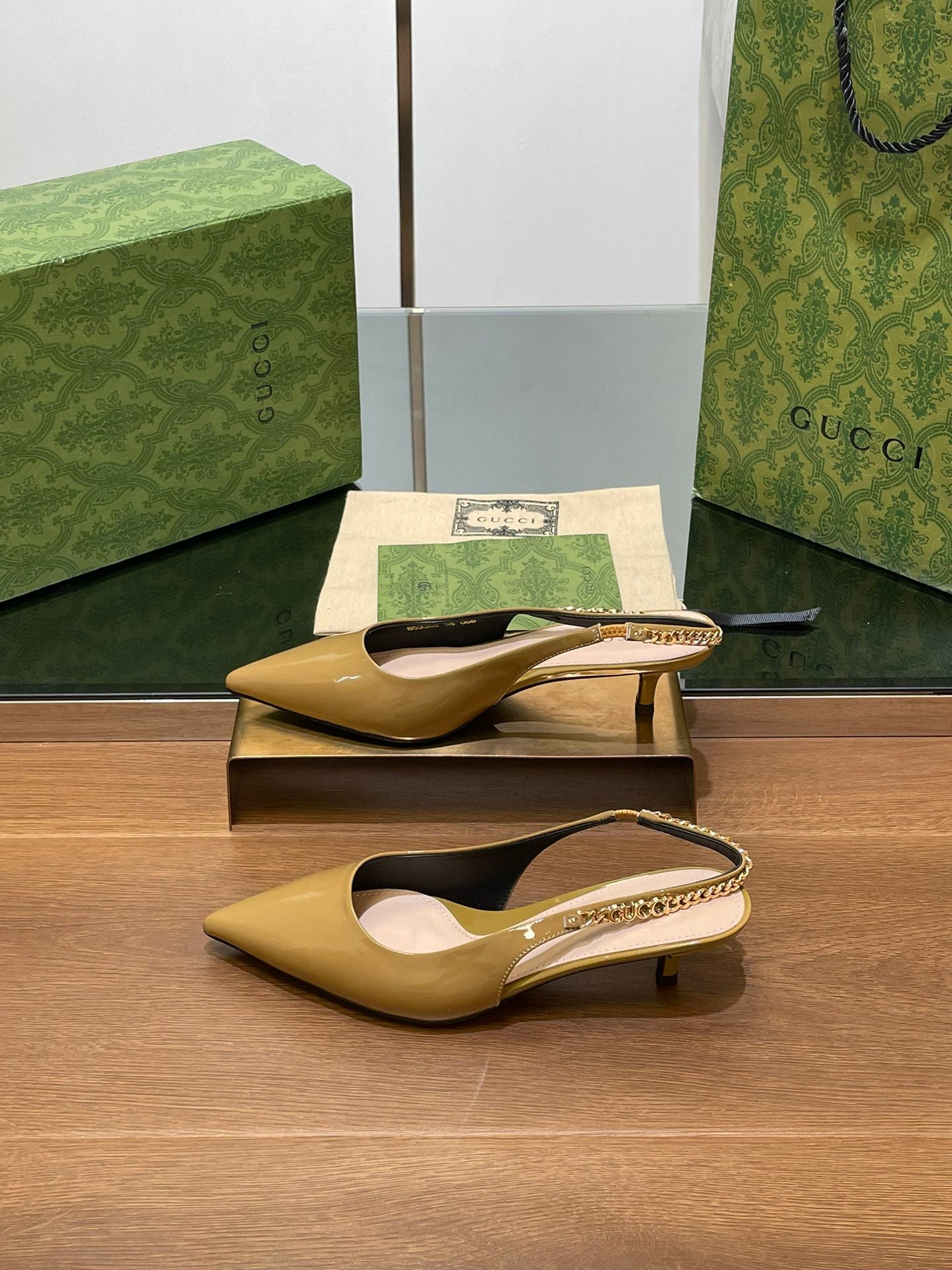 GUCCI HIGH SLINGBACK 4.5 CM IN DIJON YELLOW GLOSSY CALFSKIN WITH GOLD HARDWARE