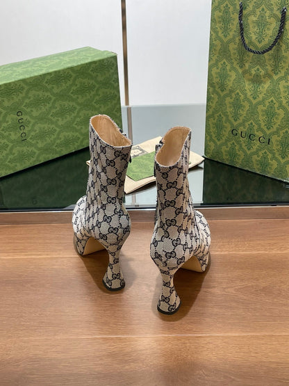 GUCCI SHORT BOOTS 11.5 CM IN BLACK MIX BEIGE MONOGRAM JACQUARD FABRIC