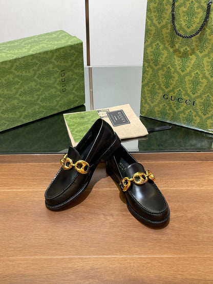 GUCCI LOAFER SHOES IN BLACK CALFSKIN WITH GOLD HARDWARE