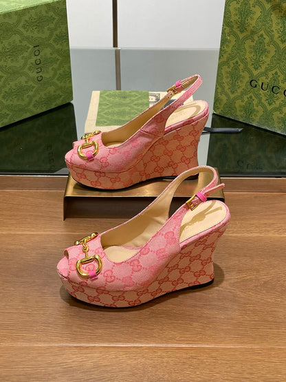 GUCCI WEDGE PLATFORM IN LIGHT PINK MONOGRAM JACQUARD FABRIC