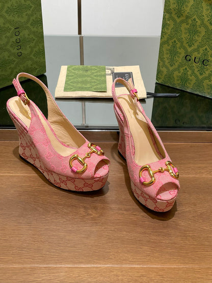 GUCCI WEDGE PLATFORM IN LIGHT PINK MONOGRAM JACQUARD FABRIC