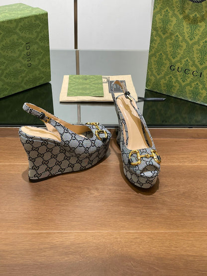 GUCCI WEDGE PLATFORM IN STEEL GREY MONOGRAM JACQUARD FABRIC