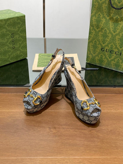 GUCCI WEDGE PLATFORM IN STEEL GREY MONOGRAM JACQUARD FABRIC