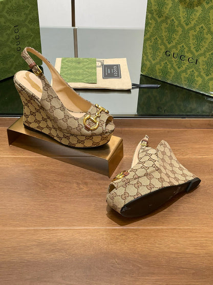 GUCCI WEDGE PLATFORM IN CAMEL BROWN MONOGRAM JACQUARD FABRIC
