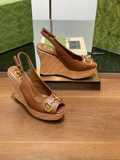 GUCCI WEDGE PLATFORM IN CHOCOLATE BROWN CALFSKIN WITH GOLD HARDWARE