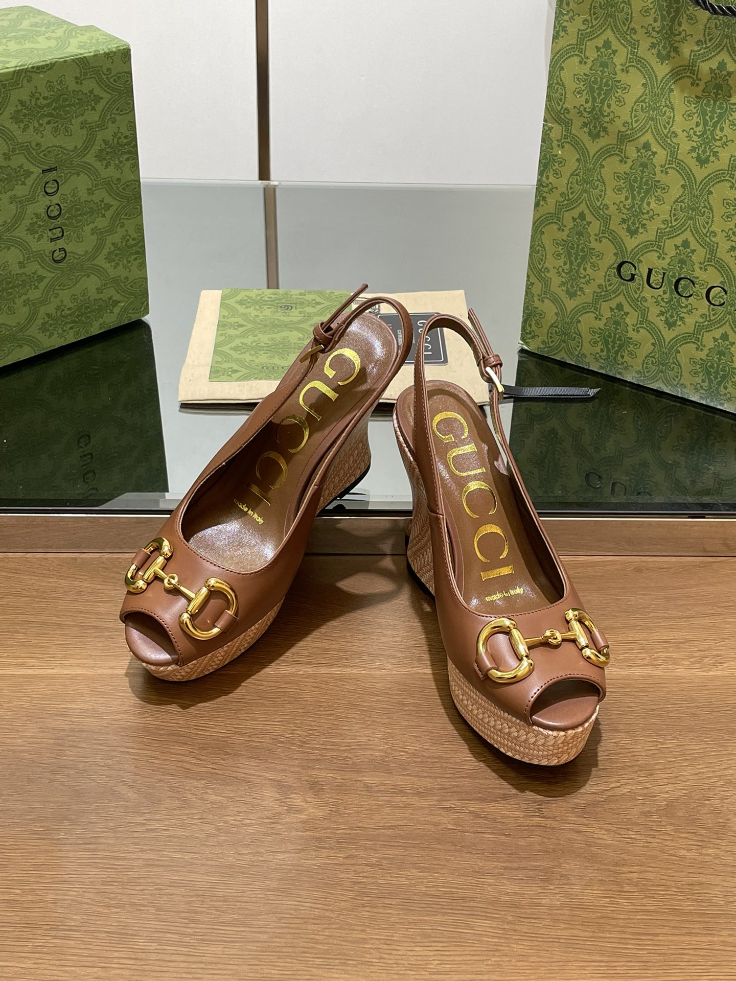 GUCCI WEDGE PLATFORM IN CHOCOLATE BROWN CALFSKIN WITH GOLD HARDWARE