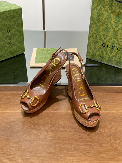 GUCCI WEDGE PLATFORM IN CHOCOLATE BROWN CALFSKIN WITH GOLD HARDWARE